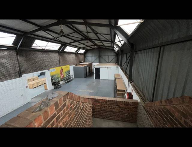 550M² WAREHOUSE TO LET IN SPARTAN
